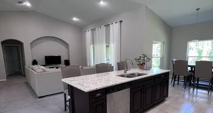 Private Waterfront Beautiful 4-bedroom Home