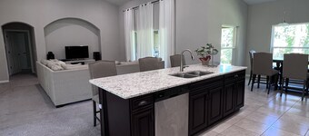 Private Waterfront Beautiful 4-bedroom Home