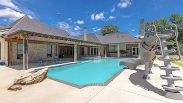 Piscine extérieure
