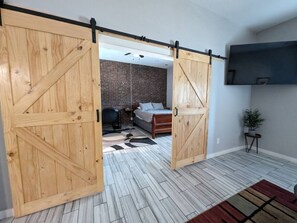 1 chambre, bureau, fer et planche à repasser, Wi-Fi