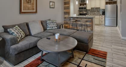New, modern & chic, upscale apartment