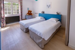 5 slaapkamers, een strijkplank/strijkijzer, wifi, beddengoed