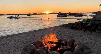 Coldwater Lake Spacious Lake Drive Getaway