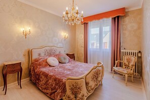 3 bedrooms, desk, iron/ironing board, travel crib - The Villa Reina (Le Croisic)