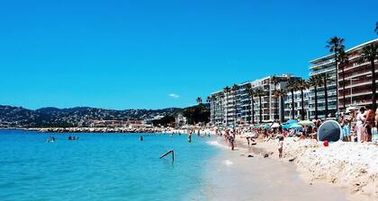 Apartment 100 m from the beach, terrace, beautiful sea view! Ideal location!