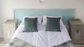5 bedrooms, free WiFi, bed sheets