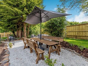 Outdoor dining - 5 bedroom accommodation in Folly Gate, near Okehampton (Folly Gate, near Okehampton)