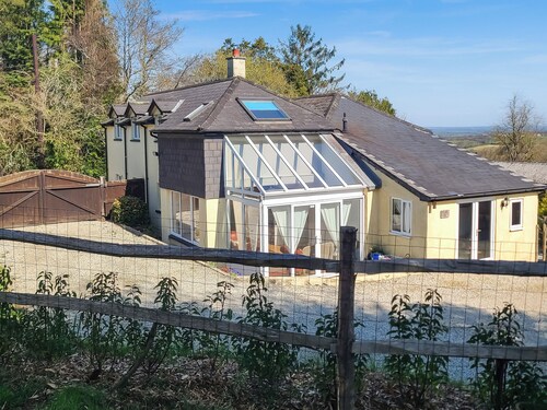 5 bedroom accommodation in Folly Gate, near Okehampton