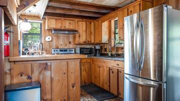 冰箱、微波炉、烤箱、炉灶