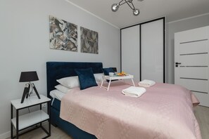 1 habitación, tabla de planchar con plancha, wifi y ropa de cama 