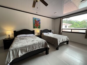 4 sovrum, skrivbord, wi-fi och sängkläder