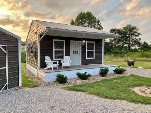 Dorothy-Cozy tiny home 7 mile from Ohio University