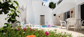 Relaxing home with private pool near center of Cozumel. 1.5 mile to the ocean.