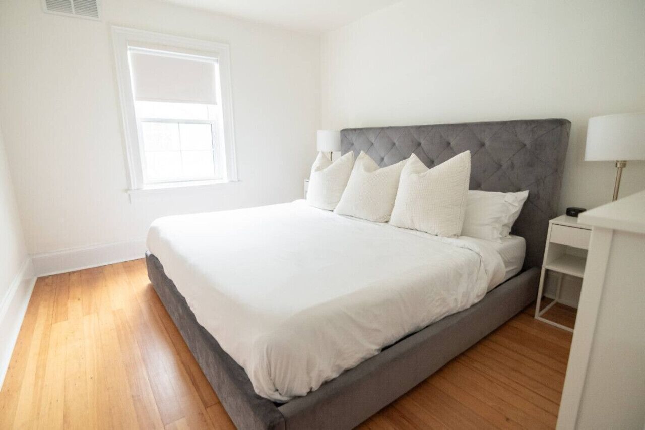 1 bedroom, desk, iron/ironing board, WiFi