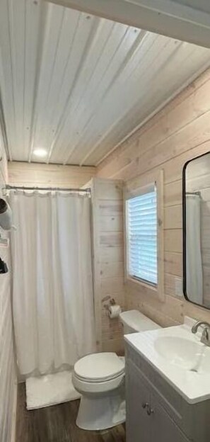 Bathtub