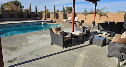 COZY FAMILY HOME WITH A POOL AND SPA