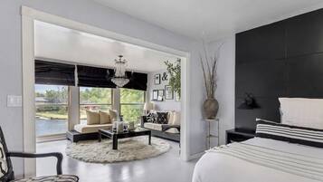 4 bedrooms, desk, iron/ironing board, travel crib