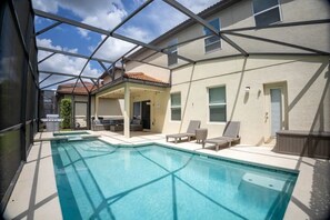 Piscine extérieure, piscine chauffée