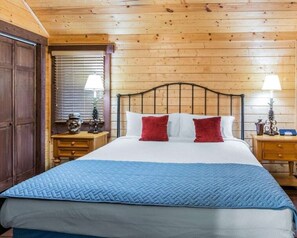 3 bedrooms, iron/ironing board, WiFi, bed sheets - Shenandoah Crossing™ - 3 Bedroom Cabin (Gordonsville)