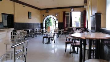 Bar (en el alojamiento)