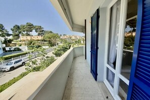 Property grounds - M318 - Marcelli, new comfortable three-room apartment by the sea (Marcelli)