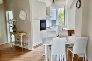 Dining - M318 - Marcelli, new comfortable three-room apartment by the sea (Marcelli)