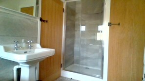 Cabin | Bathroom