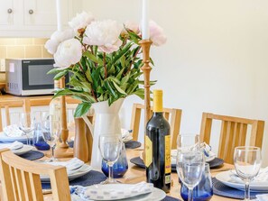 Dining - 4 bedroom accommodation in Great Limber (Great Limber)