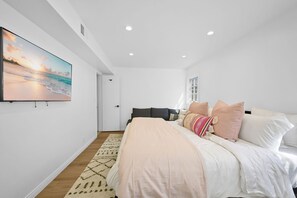 3 bedrooms, travel crib, WiFi, bed sheets