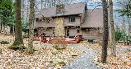 Family-Friendly Terra Alta Home w/ Lake View!