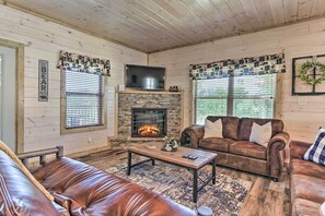 Smart TV, caminetto, lettore DVD, videoteca