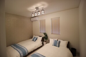 3 chambres, bureau, Wi-Fi gratuit, draps fournis