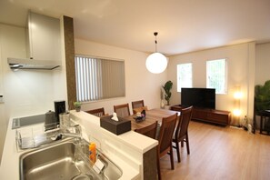 Dining - Holiday in Okinawa 10 minute walk from the beac / Kunigami-gun Okinawa (Kunigami-gun)