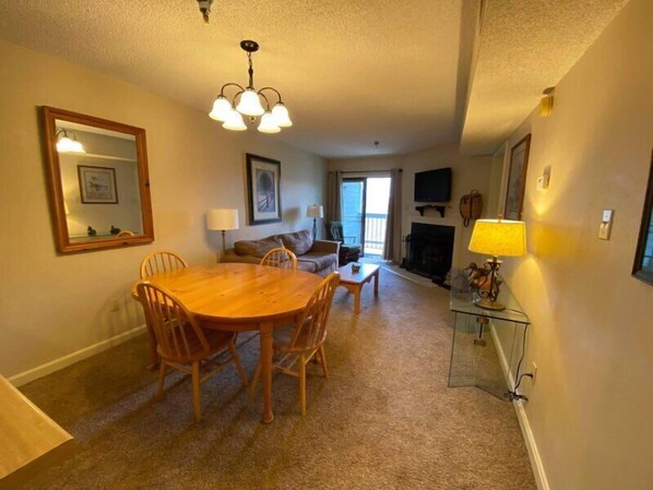 Televisión, chimenea