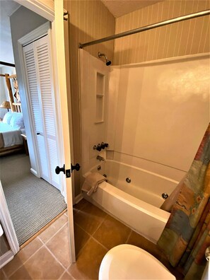 Bathroom - BR260 Perfect for 2 couples! Close to Skiing/Towns. (Davis)