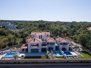Exterior - Wonderful  villa for 8 people with private pool, A/C, WIFI, TV, terrace and pets allowed (Rijeka)