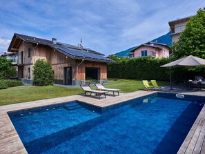 Pool - Stunning private villa with hot tub, private pool, A/C, WIFI, TV, patio and pets allowed (Colico)