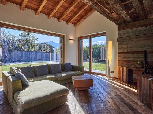 Maison de vacances privée avec bain à remous, climatisation, WIFI, piscine privée, TV, patio