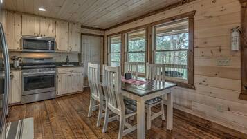 Cabin, 2 Bedrooms | Dining