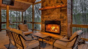 Cabin, 2 Bedrooms | Living room