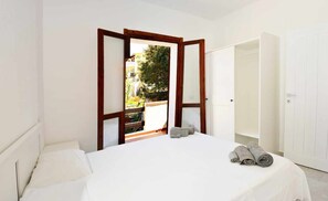 2 chambres, fer et planche Ă repasser, draps fournis