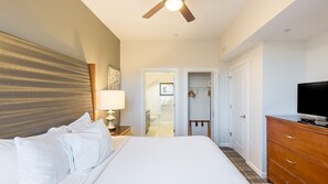 2 Schlafzimmer, Zimmersafe, Schreibtisch, Bügeleisen/Bügelbrett