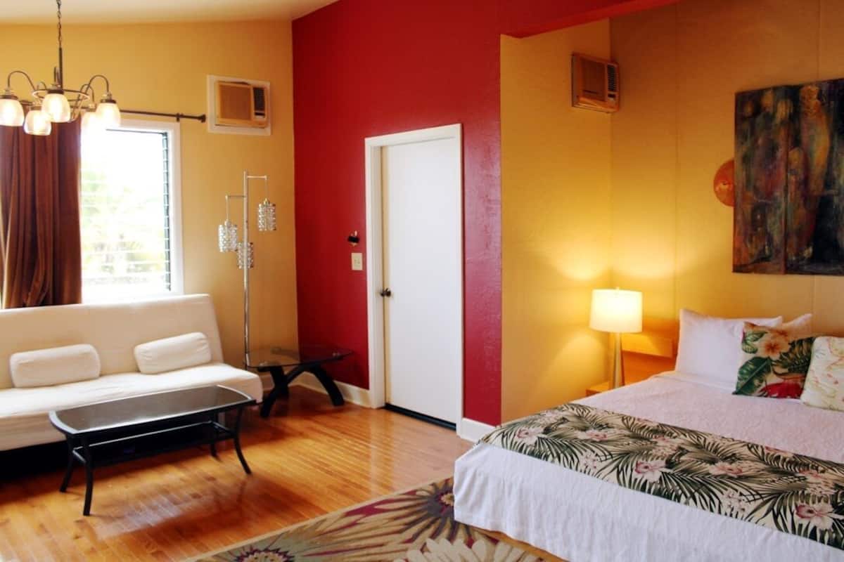 Ala'ula Suite - Romantic Studio Suite, 1 King Bed, Ocean View, Garden Area - Cottage Area | 1 bedroom, Egyptian cotton sheets, premium bedding
