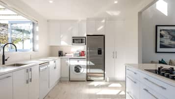 Executive-Villa | Eigene Küche | Großer Kühlschrank, Mikrowelle, Ofen, Herdplatte