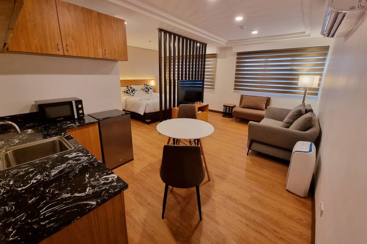 尊贵客房 (Suite) | 客房内保险箱、免费 WiFi、床单