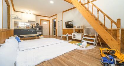 Ganghwa Sandelbada Kids Gajok Pension