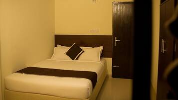Deluxe Room | 1 bedroom, desk, free WiFi, bed sheets