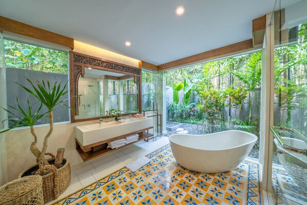 Family Villa | Bathroom | Towels