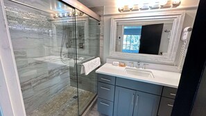 Shower, hair dryer, towels - Updated Upper Level 3BR Vail Condo with Western Views (Vail)