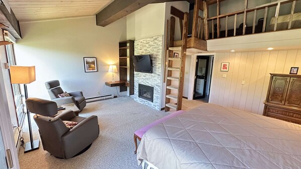 3 bedrooms, desk, travel crib, free WiFi